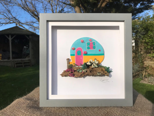 Handmade Vintage Caravan Artwork – Clay & Driftwood (Box Framed 18x18cm)