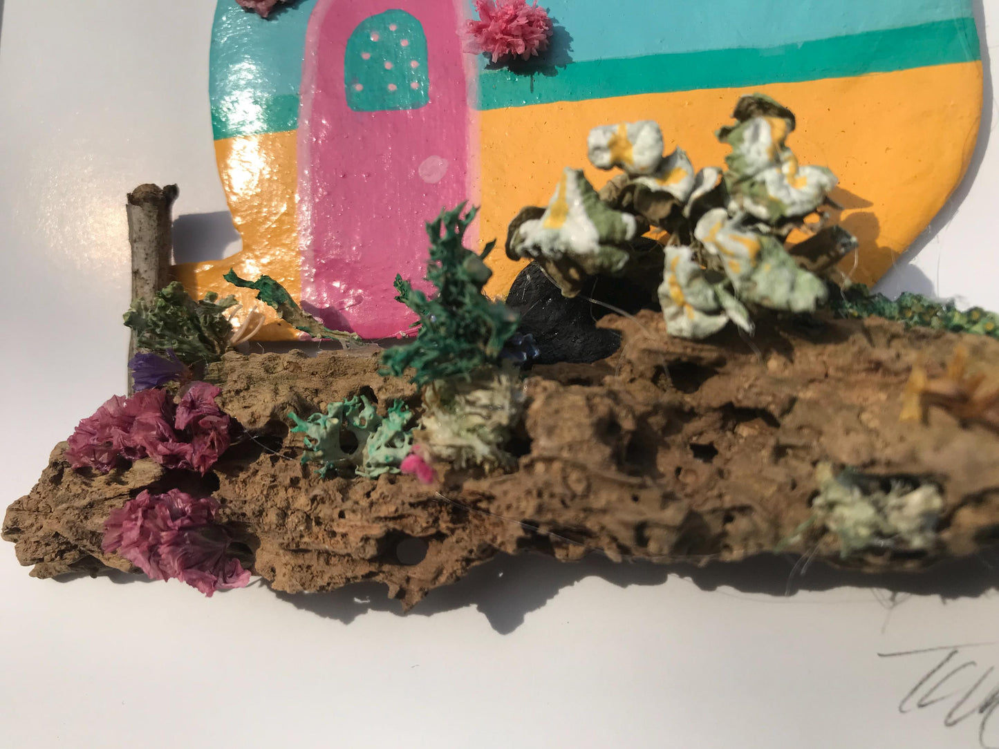 Handmade Vintage Caravan Artwork – Clay & Driftwood (Box Framed 18x18cm)